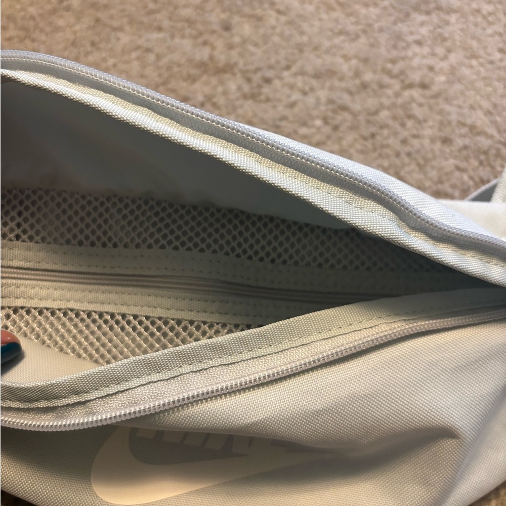 Nike Heritage Waistpack 3L Light Silver Belt Bag Fanny Pack - Picture 8 of 8